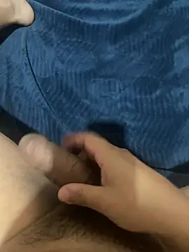 Snapshot of tardecaliente chatting on 02/13/26, 08:27 tardecaliente online show from 02/13/26, 08:27