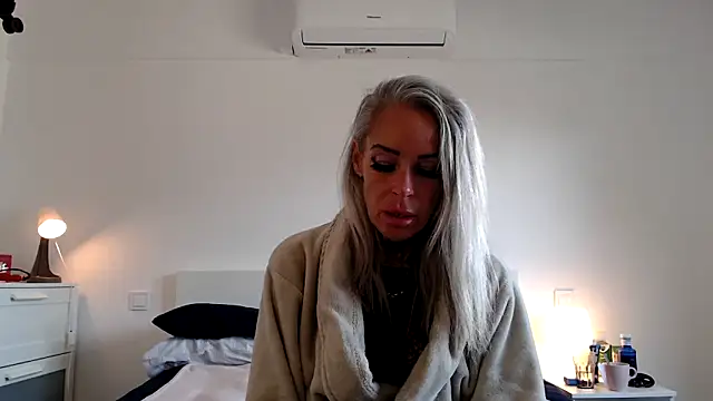 Sophie-Logan-Ink online show from 04/20/26, 09:34