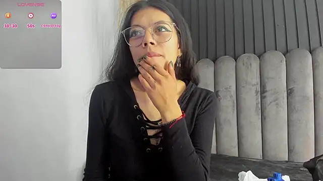 Snapshot of Lanadelrey_1 chatting on 05/09/26, 11:04 Lanadelrey 1 online show from 05/09/26, 11:04