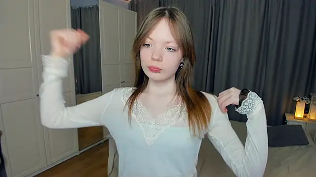 Snapshot of LavenderMitten chatting on 02/20/26, 05:37 LavenderMitten online show from 02/20/26, 05:37