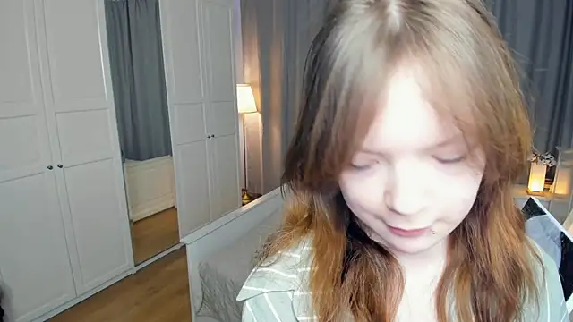 Snapshot of LavenderMitten chatting on 03/01/26, 05:09 LavenderMitten online show from 03/01/26, 05:09