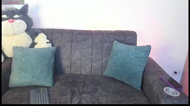 Snapshot of velmoon chatting on 05/12/26, 06:16 velmoon online show from 05/12/26, 06:16