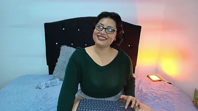 Snapshot of Angelic_17 chatting on 02/22/26, 12:45 Angelic 17 online show from 02/22/26, 12:45