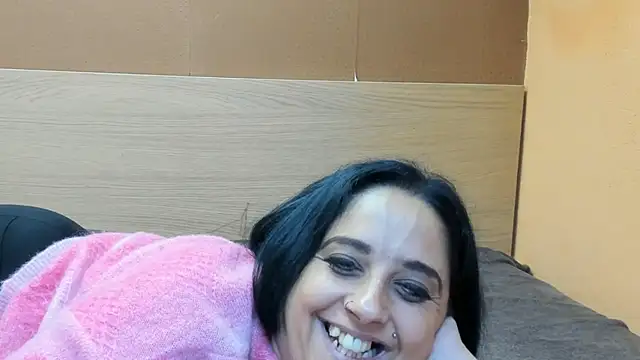 Snapshot of PinkyTwerkyX chatting on 10/16/25, 11:33 PinkyTwerkyX online show from 10/16/25, 11:33