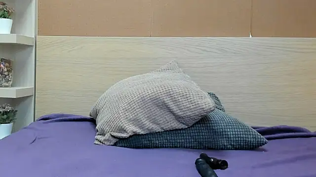 Snapshot of PinkyTwerkyX chatting on 11/15/25, 01:18 PinkyTwerkyX online show from 11/15/25, 01:18