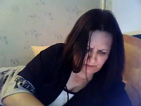 Snapshot of LockyCharm111 chatting on 04/24/26, 05:26 LockyCharm111 online show from 04/24/26, 05:26