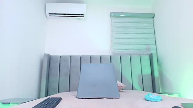 Snapshot of freyhasmith_ chatting on 02/19/26, 03:02 freyhasmith online show from 02/19/26, 03:02