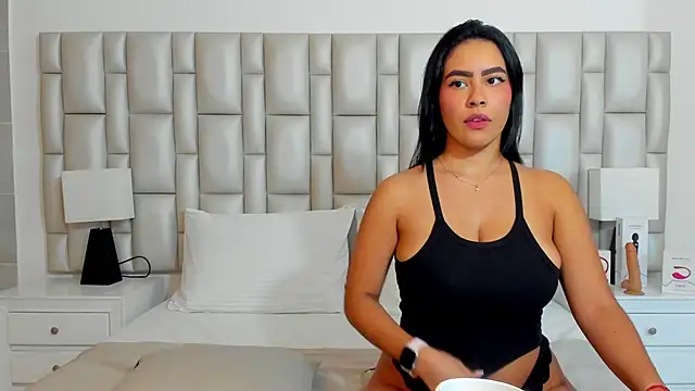 Snapshot of paola_katy_dicks chatting on 03/05/25, 07:49 paola katy dicks online show from 03/05/25, 07:49