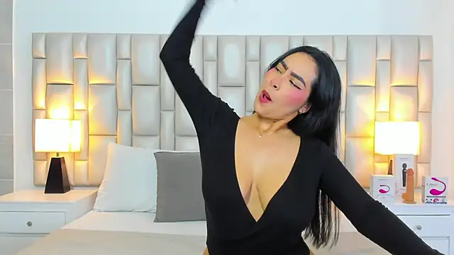 paola katy dicks online show from 05/18/26, 08:03