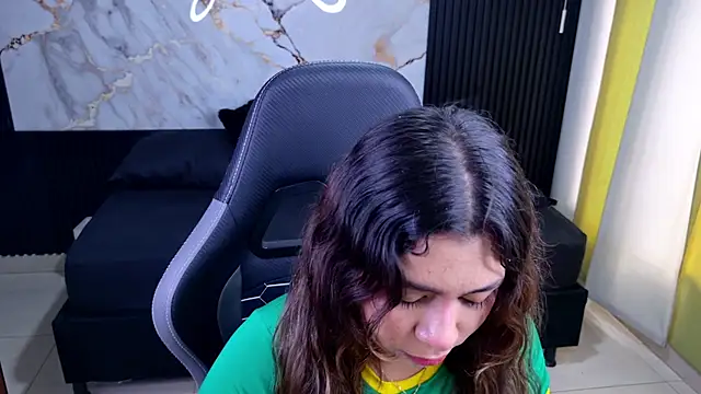 Snapshot of Sophie19__ chatting on 02/22/26, 12:47 Sophie19 online show from 02/22/26, 12:47