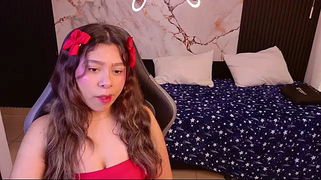 Snapshot of Sophie19__ chatting on 03/02/26, 12:12 Sophie19 online show from 03/02/26, 12:12