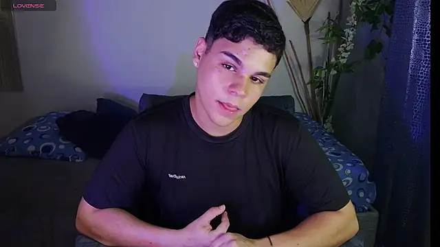 eithan jonnes online show from 04/17/26, 09:29