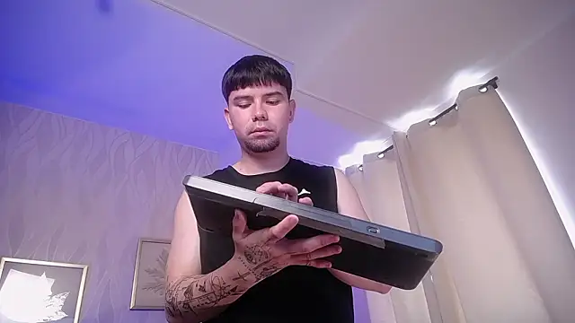 Snapshot of KaiStein chatting on 02/18/26, 06:26 KaiStein online show from 02/18/26, 06:26