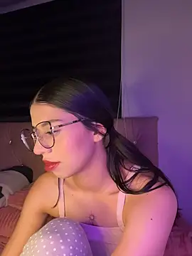 Snapshot of Deva_00 chatting on 03/01/26, 01:18 Deva 00 online show from 03/01/26, 01:18