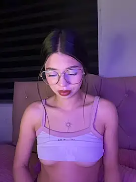 Snapshot of Deva_00 chatting on 03/02/26, 07:15 Deva 00 online show from 03/02/26, 07:15