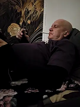 Snapshot of sk8brd_snwbrd_no_snitch chatting on 02/25/26, 06:28 sk8brd snwbrd no snitch online show from 02/25/26, 06:28