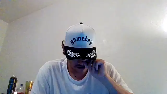 Snapshot of Tallhungandcloudy chatting on 02/19/26, 08:21 Tallhungandcloudy online show from 02/19/26, 08:21