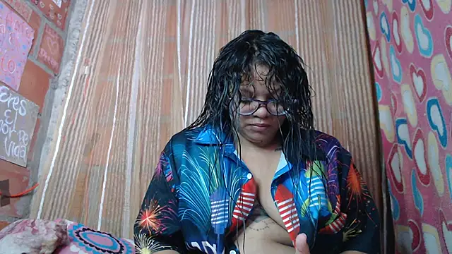 vanuslovelatina online show from 03/18/26, 12:41