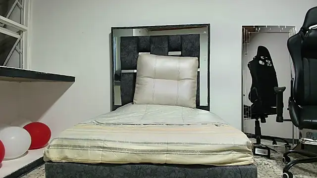 Snapshot of Noah-JONES chatting on 02/18/26, 03:46 Noah-JONES online show from 02/18/26, 03:46