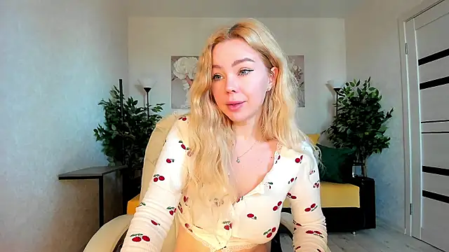 caty kiss online show from 04/14/26, 03:12