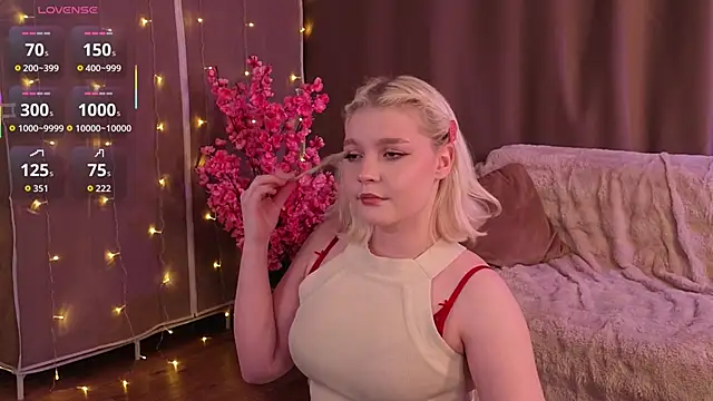 TobiteAnnie online show from 02/26/26, 04:28