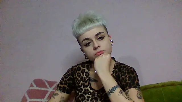 Snapshot of AlisaDear257 chatting on 02/12/26, 07:42 AlisaDear257 online show from 02/12/26, 07:42