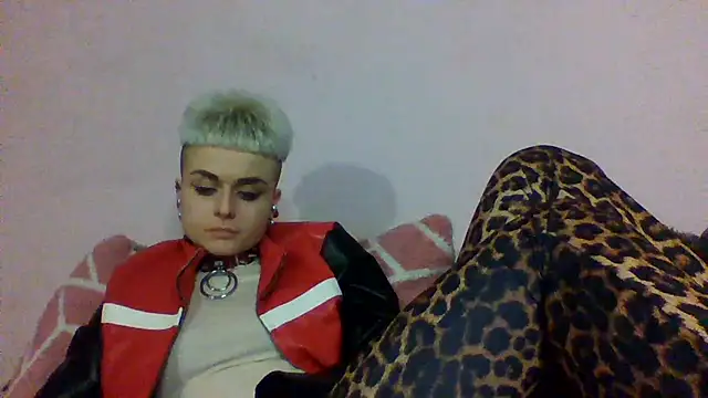 Snapshot of AlisaDear257 chatting on 02/23/26, 09:01 AlisaDear257 online show from 02/23/26, 09:01