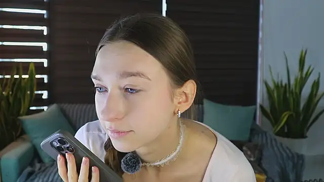 Snapshot of Your_Alisaa chatting on 05/17/26, 03:26 Your Alisaa online show from 05/17/26, 03:26