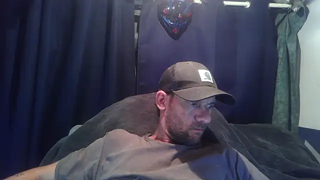 Snapshot of CharmedMoment62 chatting on 03/01/26, 04:36 CharmedMoment62 online show from 03/01/26, 04:36