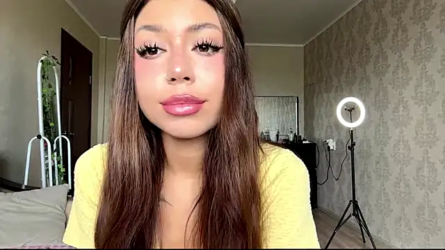 Snapshot of You_Club_Winx chatting on 06/05/26, 08:09 You Club Winx online show from 06/05/26, 08:09