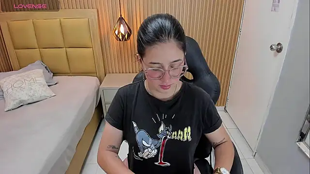 Snapshot of SAMANTHAFIORE1 chatting on 02/16/26, 12:23 SAMANTHAFIORE1 online show from 02/16/26, 12:23