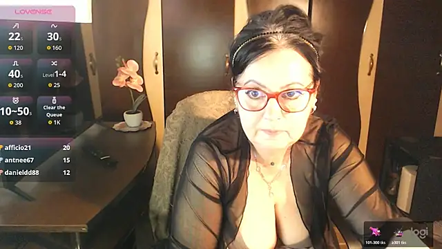 exiMIlf online show from 05/11/26, 04:04