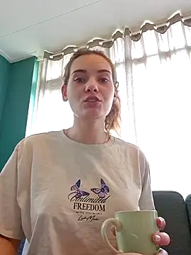 sweetsophie69 online show from 04/10/26, 10:09