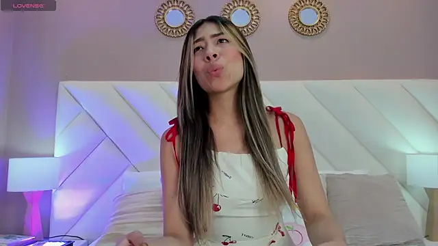 ValeryGomezz online show from 05/08/26, 01:16