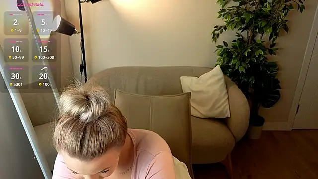 Snapshot of AngellDreamss chatting on 02/28/26, 10:33 AngellDreamss online show from 02/28/26, 10:33