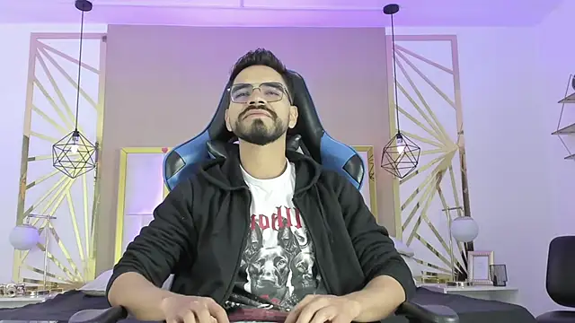 Snapshot of HotPulse_vc chatting on 02/11/26, 12:43 HotPulse vc online show from 02/11/26, 12:43