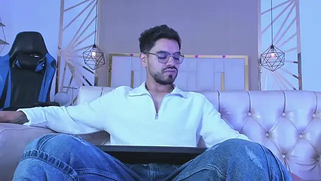 Snapshot of HotPulse_vc chatting on 02/21/26, 12:39 HotPulse vc online show from 02/21/26, 12:39