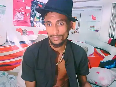 Snapshot of EroticPoison69 chatting on 02/25/26, 05:33 EroticPoison69 online show from 02/25/26, 05:33