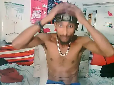 Snapshot of EroticPoison69 chatting on 03/01/26, 05:48 EroticPoison69 online show from 03/01/26, 05:48