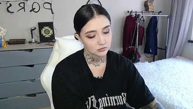 Snapshot of Rin_Tozier chatting on 05/22/26, 02:08 Rin Tozier online show from 05/22/26, 02:08