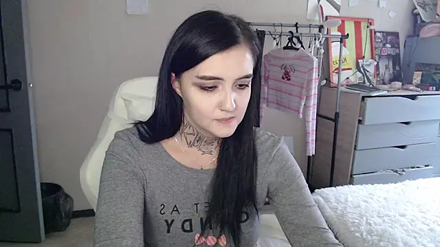 Snapshot of Rin_Tozier chatting on 07/16/26, 12:11 Rin Tozier online show from 07/16/26, 12:11