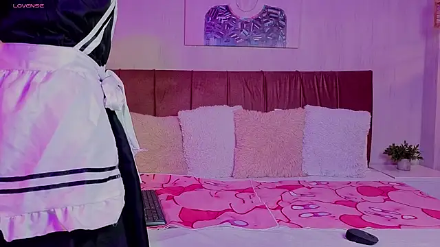 emma wilder  online show from 04/08/26, 07:14