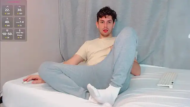 Snapshot of Luc_7 chatting on 02/28/26, 07:15 Luc 7 online show from 02/28/26, 07:15