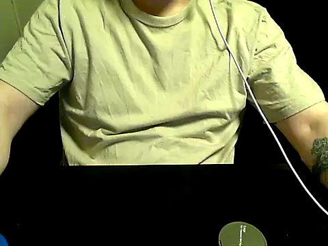 Snapshot of larwil97 chatting on 02/10/26, 07:51 larwil97 online show from 02/10/26, 07:51