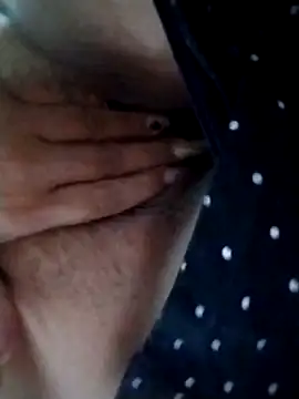 haffsa   online show from 03/20/26, 03:39