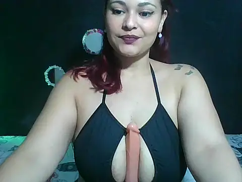 haffsa   online show from 03/24/26, 12:21