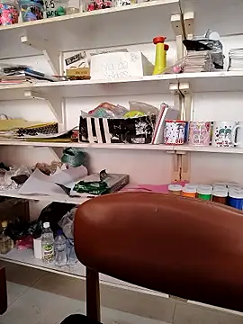 haffsa   online show from 04/14/26, 03:07