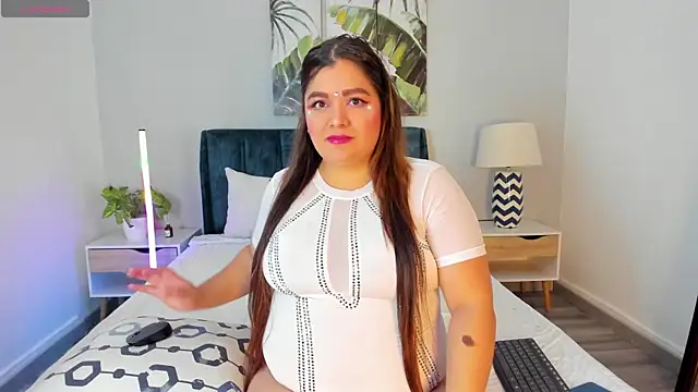 Snapshot of AgathaBloom_ chatting on 02/28/26, 01:01 AgathaBloom online show from 02/28/26, 01:01