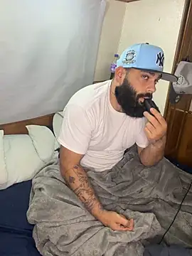 Snapshot of Mandingojay9 chatting on 03/03/26, 01:50 Mandingojay9 online show from 03/03/26, 01:50