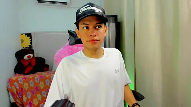 Top and bottom online show from 04/02/26, 06:49